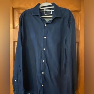 Charles Tyrwhitt men's button down dress shirt